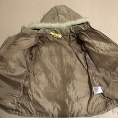 裾フリル　フード付き中綿コート  95㎝　ベージュの画像