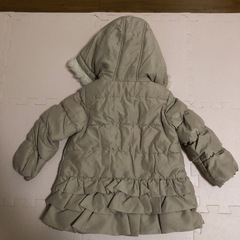 裾フリル　フード付き中綿コート  95㎝　ベージュの画像