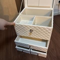 ドレッサーボックスの画像