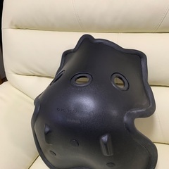 【限定コラボ品】ハローキティ骨盤矯正座椅子　MTG STYLEの画像