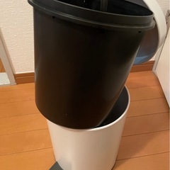 ゴミ箱の画像