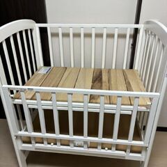 ベビーベッド（カトージ）の画像