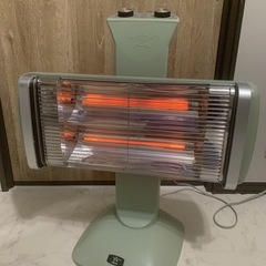 ❤️決まりました❤️オシャレ　アラジン　遠赤グラファイトヒーター2021年製　首振り　自動横向き　訳ありの画像