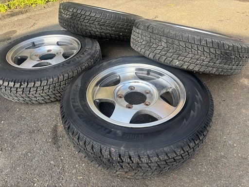 16inc ENKEI製 SUZUKI 純正ホイール PCD139.7-5H 175/80R16 バリ溝スタッドレスタイヤ付… 