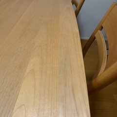 ダイニングテーブルの画像