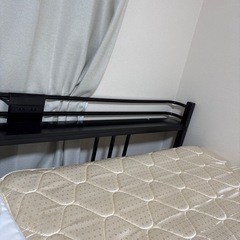 セミダブルベッドの画像