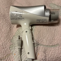 ヘアドライヤーの画像