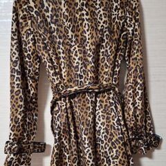 CECILの豹柄コートの画像