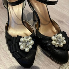 結婚式用およばれ用靴　ビジュー　美品　パンプス　ブラックの画像