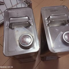 よくわかんないオイル２缶セット　０円　お引き取り限定　小牧市よりの画像