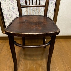 アンティークの椅子の画像