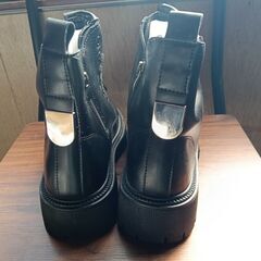 新品 22.5cm レディース ブーツ ブラック 厚底 シューズ サイドゴア 識別番号:【B164-Z】の画像