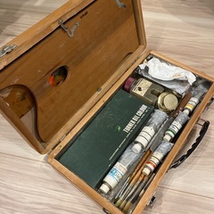 木箱入りの油絵具セット　の画像