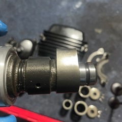 tw225シリンダーヘッド内の部品　の画像