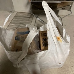 バーベキュー　炭の画像