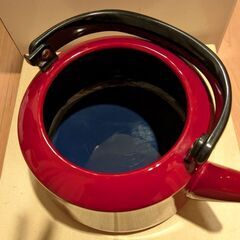 ホーロー　2.6リットル　ヤカン　＆　ホーロー　直径27cm　タッパーの画像