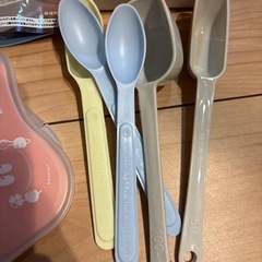 ベビー用品まとめ売り 搾乳機　離乳食　ミルク計量スプーン　うどんカッター マグの画像