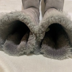 UGG グレー リボンブーツ クラシックトール 22cmの画像