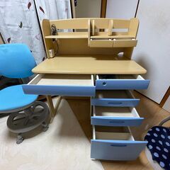 小学生向け 学習机 の画像