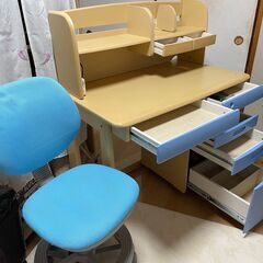 小学生向け 学習机 の画像