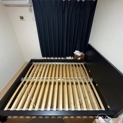 クイーンサイズ ブラックベッドフレーム < IKEA MALM >の画像