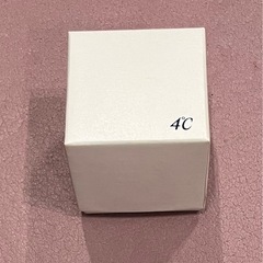 4℃アクセサリーケースと箱の画像
