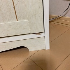 【中古品】白くてかわいいレトロ風テレビ台の画像