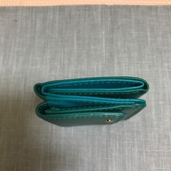 三つ折り財布グリーンの画像