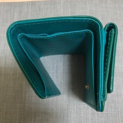三つ折り財布グリーンの画像