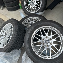 ランクル300 4本セット ブリヂストン　スタッドレス の画像