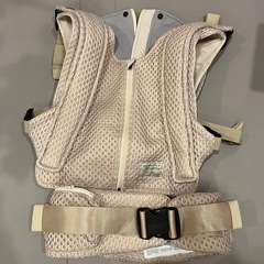 べべスワン　BT抱っこ紐　ベージュ& familiar ポンチョ　ファミリアの画像