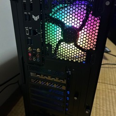 高性能ゲーミングPCとモニターとおまけ　パソコン　デスクトップ　本体　コンピュータ　ゲーミング　配信　編集の画像
