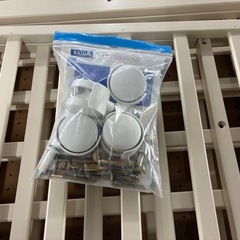 カトージ　ベビーベッド　組立式
　の画像