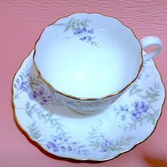 【美品】NARUMI ナルミ ボーンチャイナ ティーカップ＆ソーサー 花柄 金縁 日本製(2)の画像