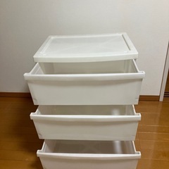 衣装ケースの画像