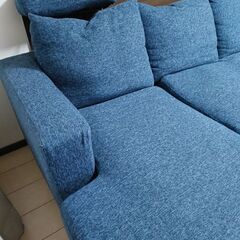 三人掛けソファー　取りに来てくれる方に譲ります。の画像