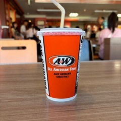 カフェ行きませんか？？☕️