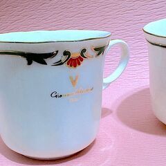 【未使用】Giovanni Valentino ジョヴァンニバレンチノ マグカップ 2客セット／イタリア製／白磁×金彩×ボタニカル柄／ティーカップ・コーヒーカップにの画像