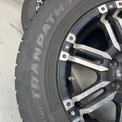 三菱デリカd5　4本 スタッドレスタイヤとホイールの画像