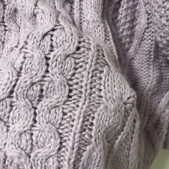 エピヌ　　ケーブル編み　ニットの画像