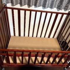 ベビーベッドの画像