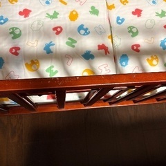 ベビーベッドの画像