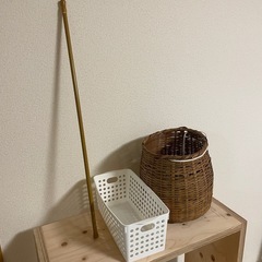 【最終お値下げ】カゴと突っ張り棒の画像