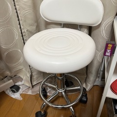 スツールの画像