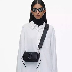 MARC JACOBS スナップショットの画像