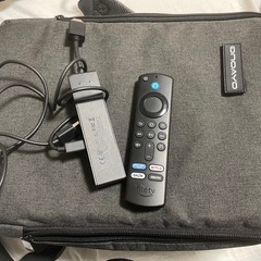 ONOAYO プロジェクター 本体とFire TV Stick 付きの画像