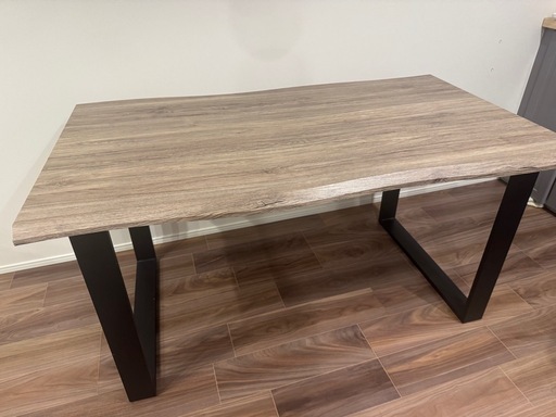 ダイニングテーブル