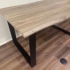 ダイニングテーブルの画像