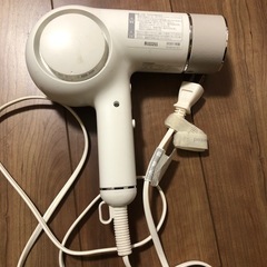 ヘアドライヤーの画像