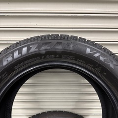 BRIDGESTONEスタッドレス16インチVRXタイヤのみ4本の画像